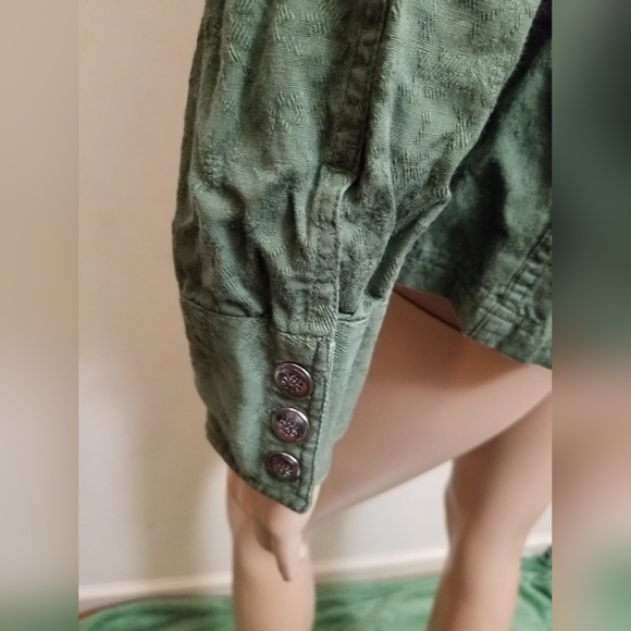 EUC Christopher & Banks Women's Green Long Sleeve Button Down Size L - Picture 6 of 8